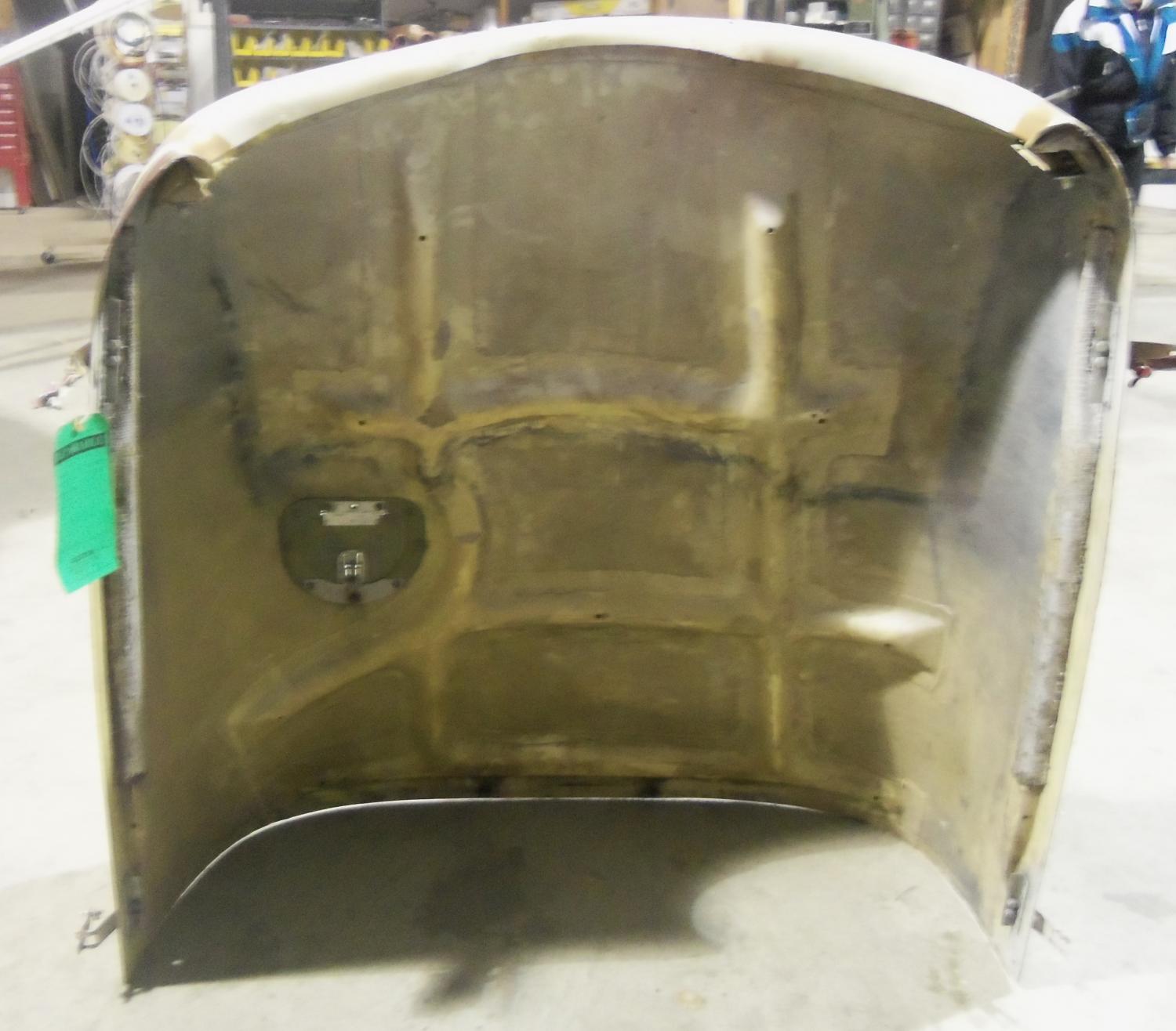 PIPER PA28R-200 ARROW PN35690-20 TOP COWL (MINOR FIBERGLASS DAMAGE ON TOP) 